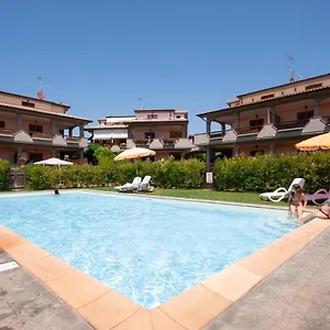 - Pool & Relax Апартаменты