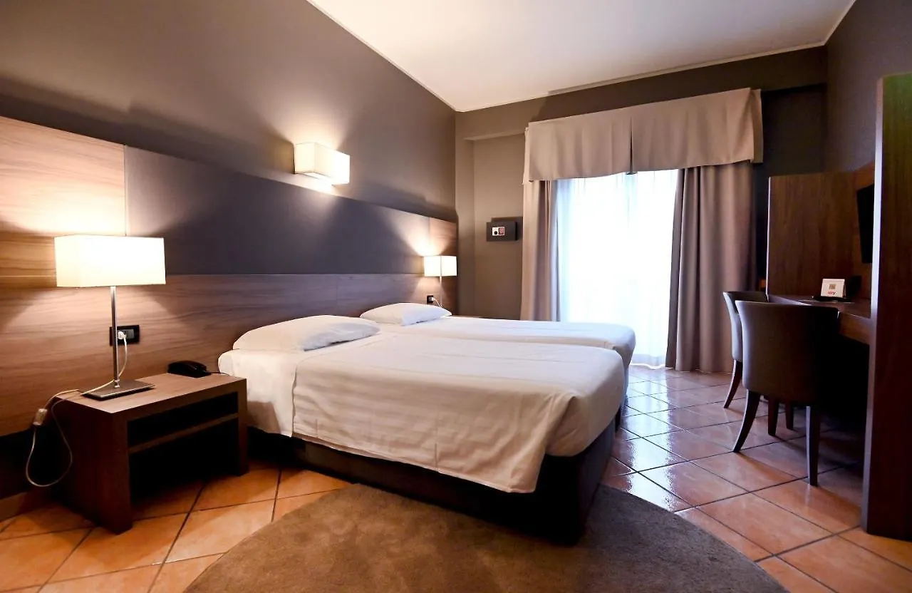 Hotel Sunflower Milan 4*,  Italy