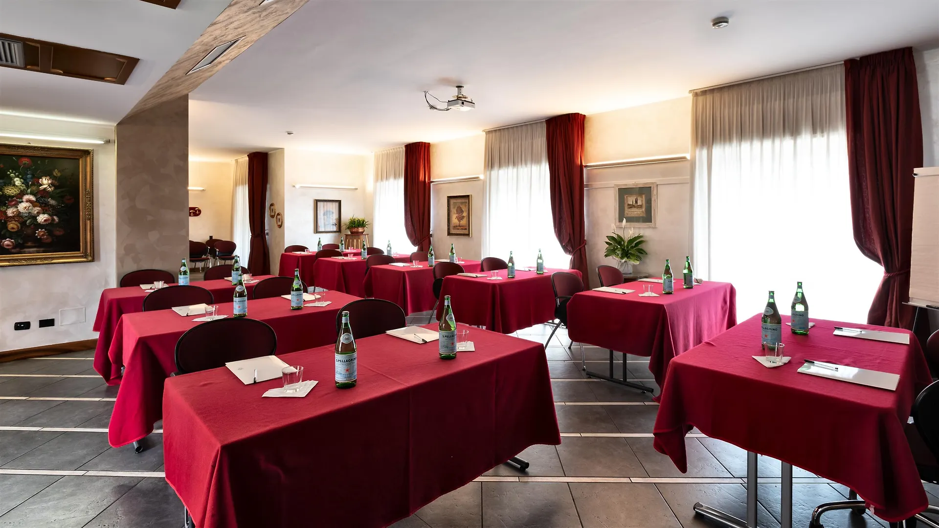 Hotel Sunflower Milan 4*,