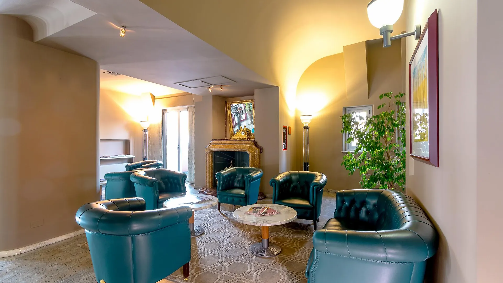 Hotel Sunflower Milan 4*,