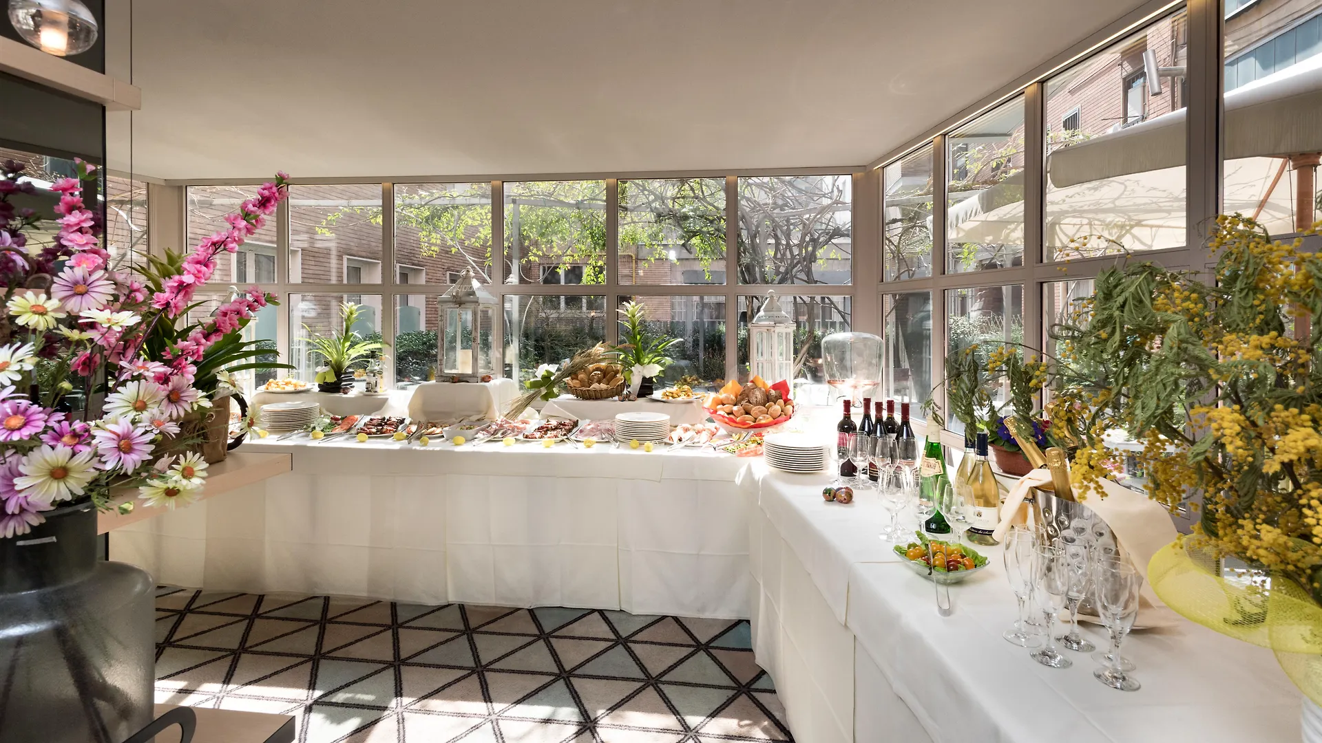 Hotel Sunflower Milan 4*,  Italy