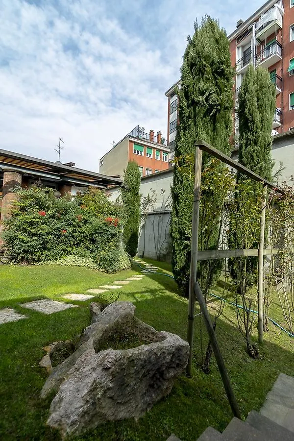Hotel Sunflower Milan 4*,