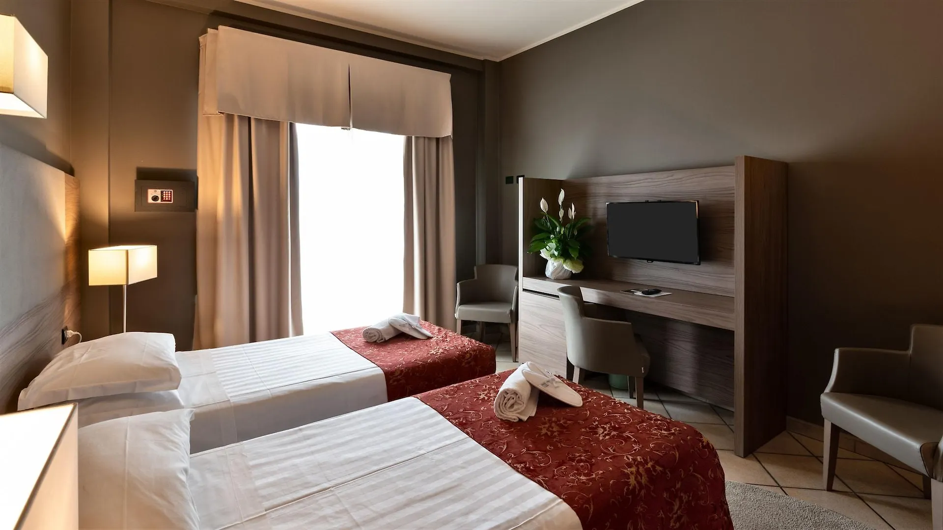 Hotel Sunflower Милан