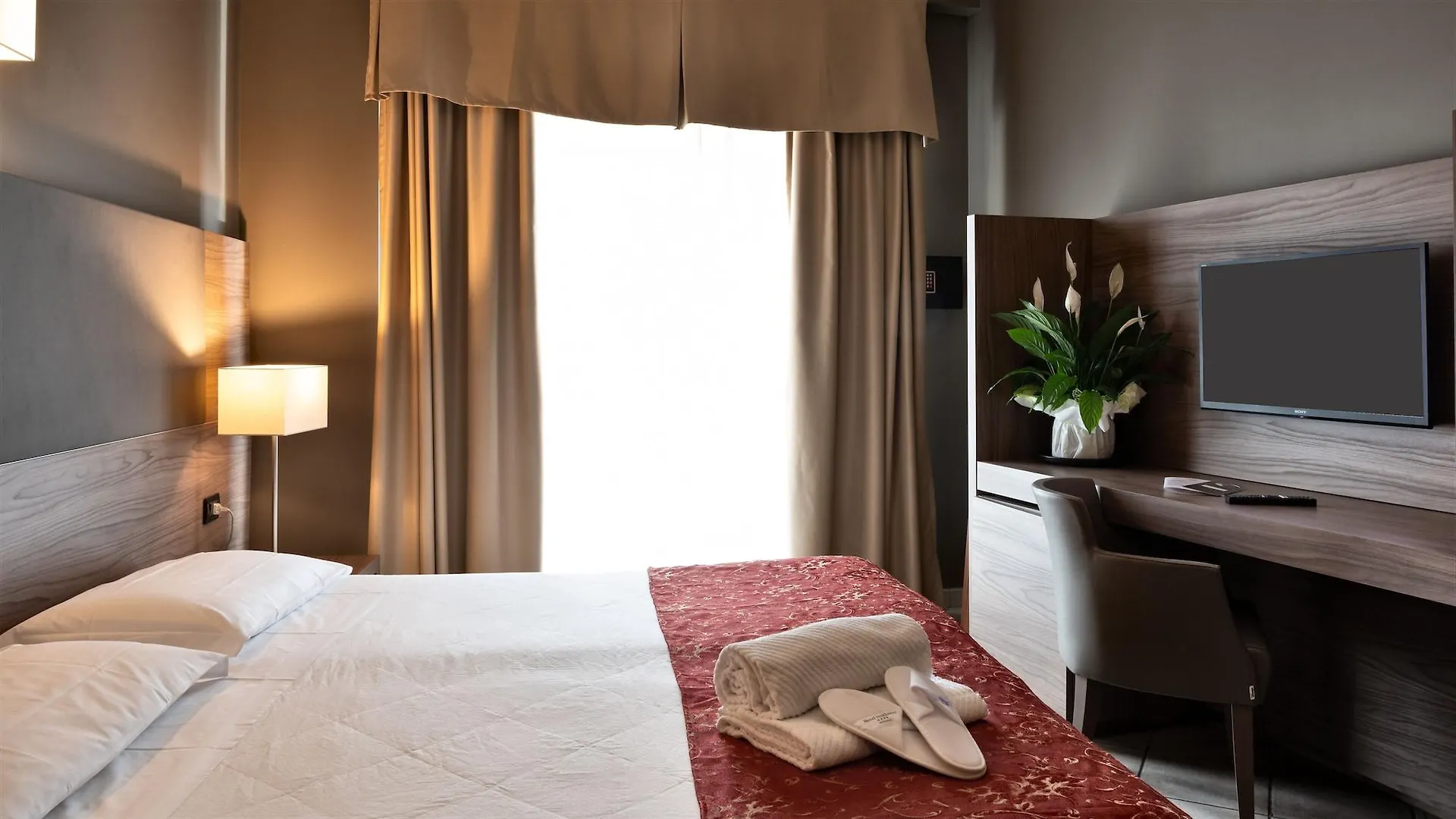 Hotel Sunflower Милан Италия